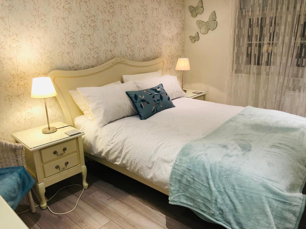 Squirrel House B&B High Wycombe Ngoại thất bức ảnh
